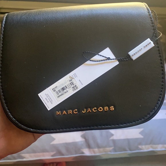 Marc Jacobs Avenue Crossbody - Picture 2 of 6